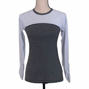 CALIA by Carrie Underwood Long Sleeve Tee Size XS